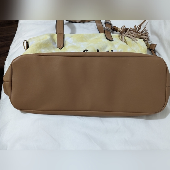 Gramercy and Grand Vegan Leather and Canvas Weekender Vacay Bag Brown and Yellow - Picture 3 of 8